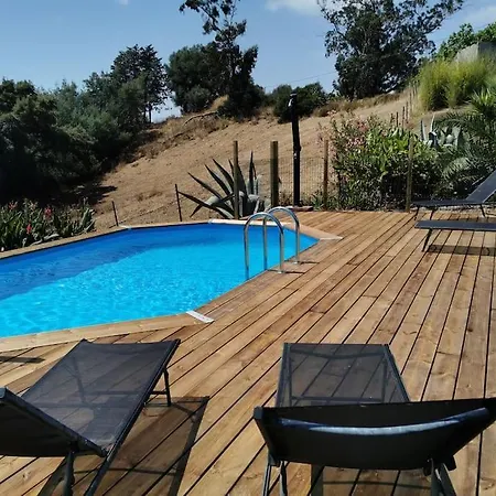 Maison Deux Chambres Avec Piscine A 10mn De La